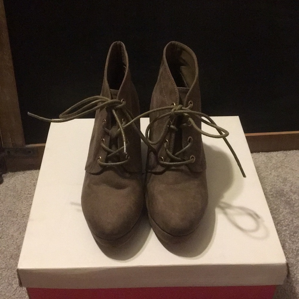 Taupe Just Fab booties